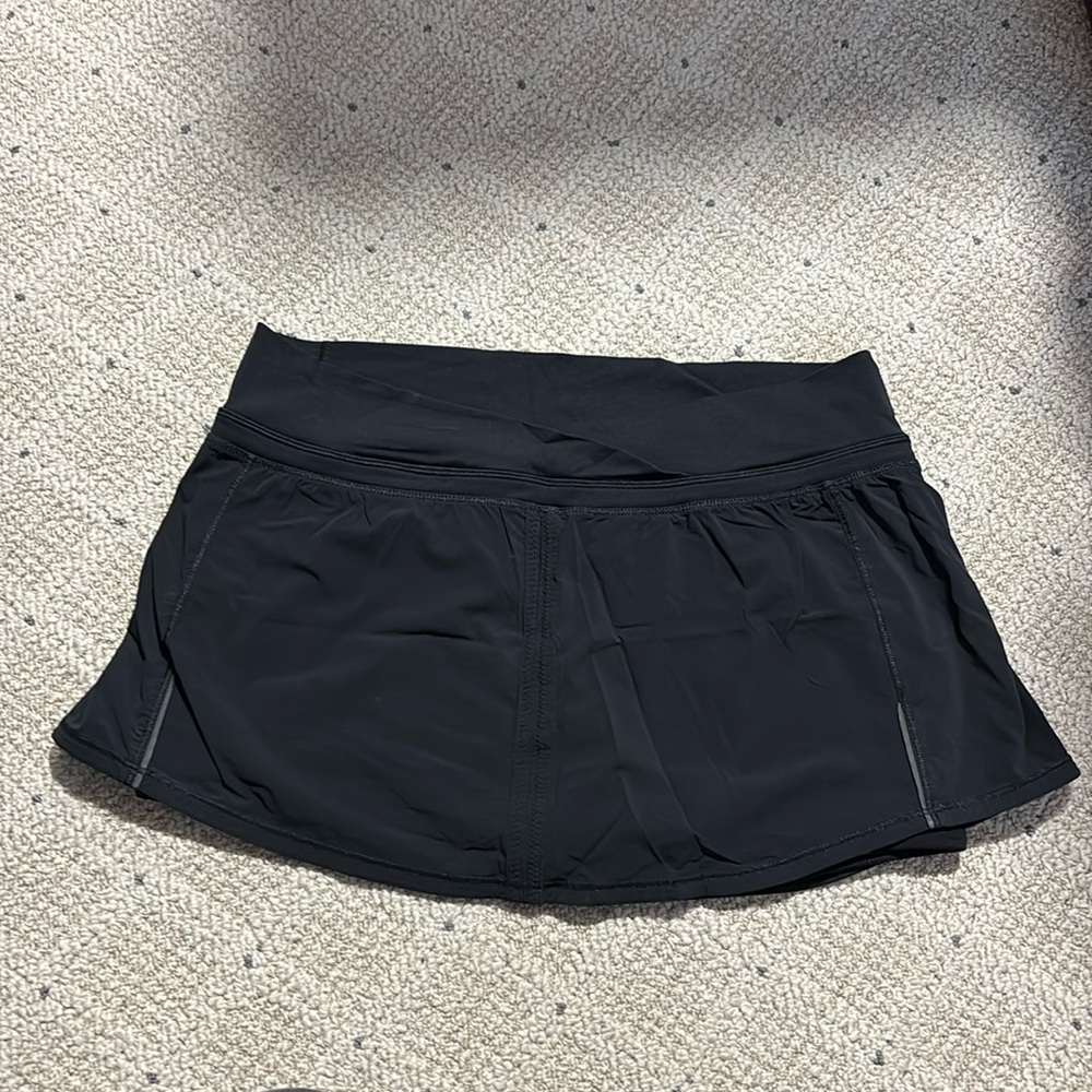 Lululemon mini skirt SIZE 8!